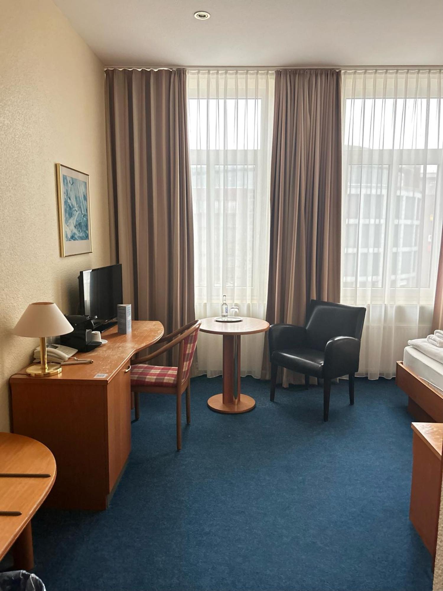 Sure Hotel By Best Western Wilhelmshaven City Вильгельмсхафен Экстерьер фото