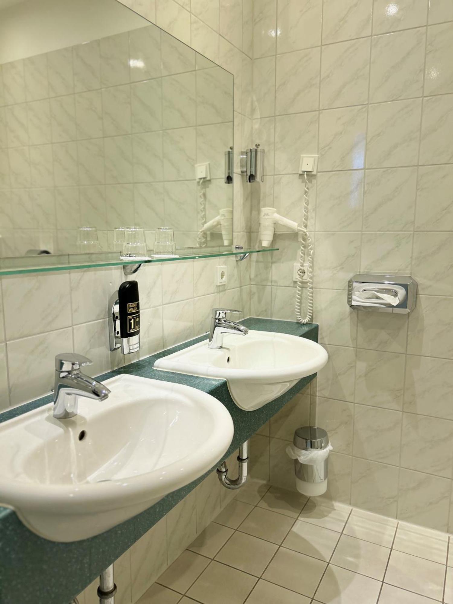 Sure Hotel By Best Western Wilhelmshaven City Вильгельмсхафен Экстерьер фото