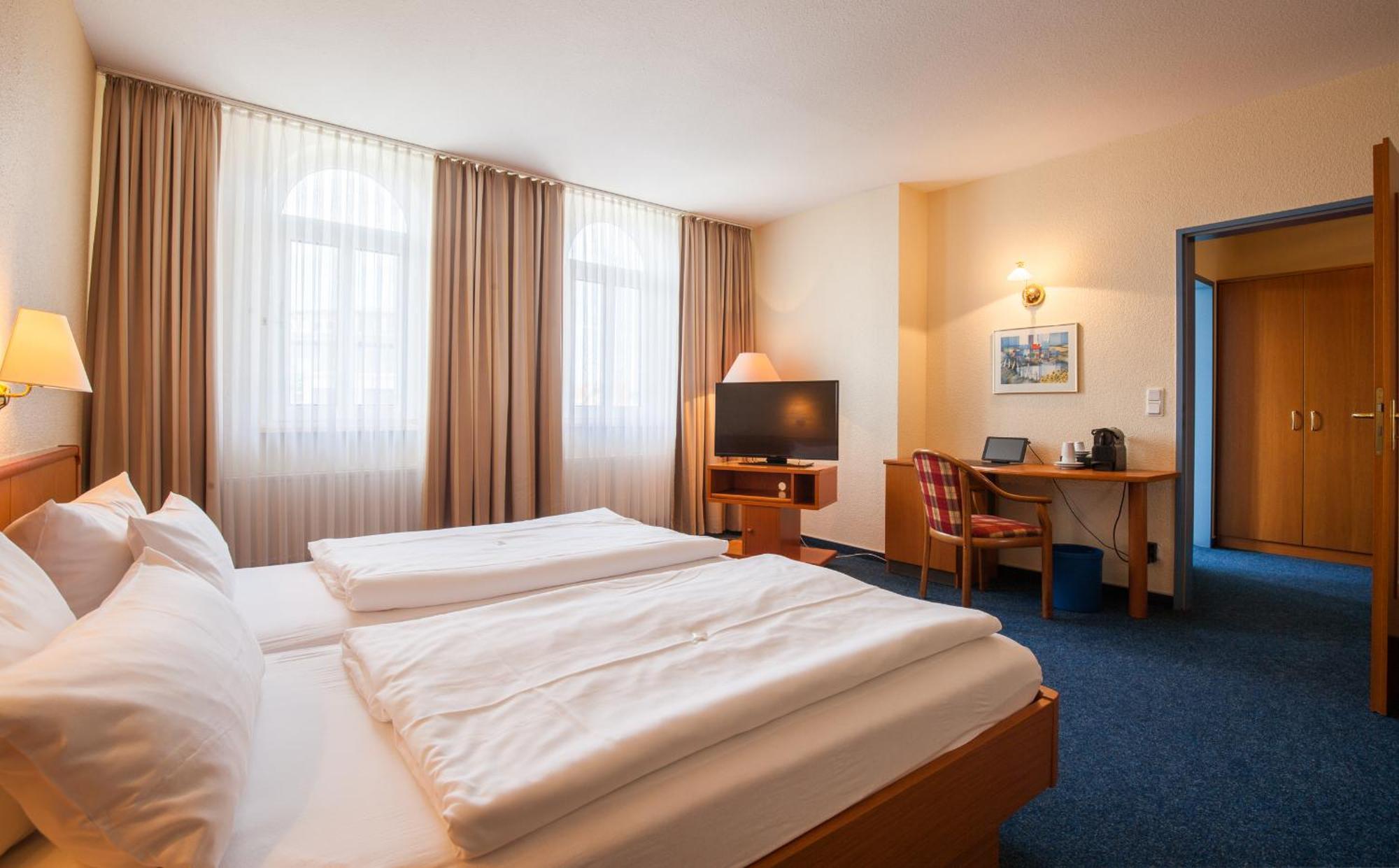 Sure Hotel By Best Western Wilhelmshaven City Вильгельмсхафен Экстерьер фото